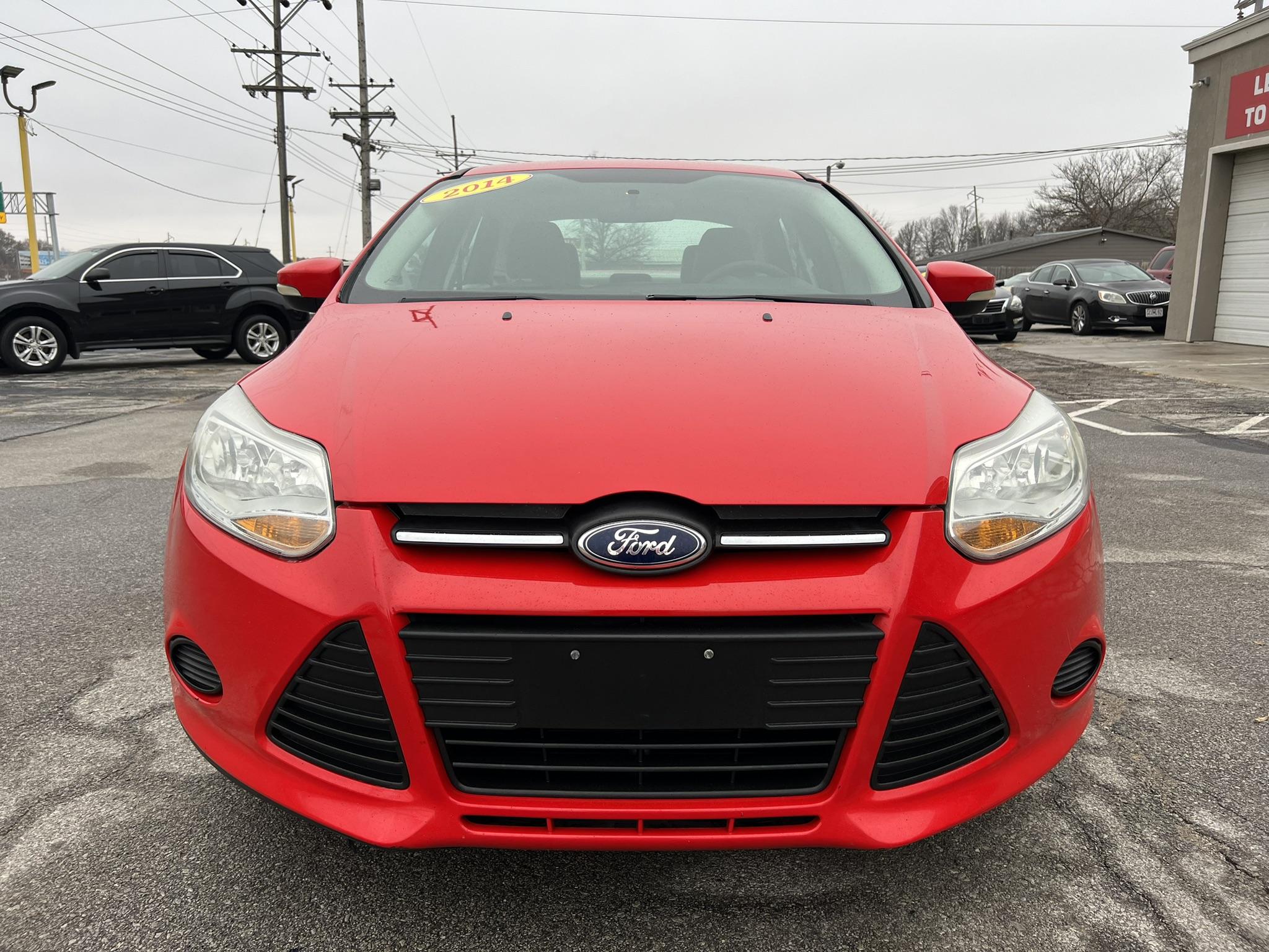 Ford FOCUS 2014 RED