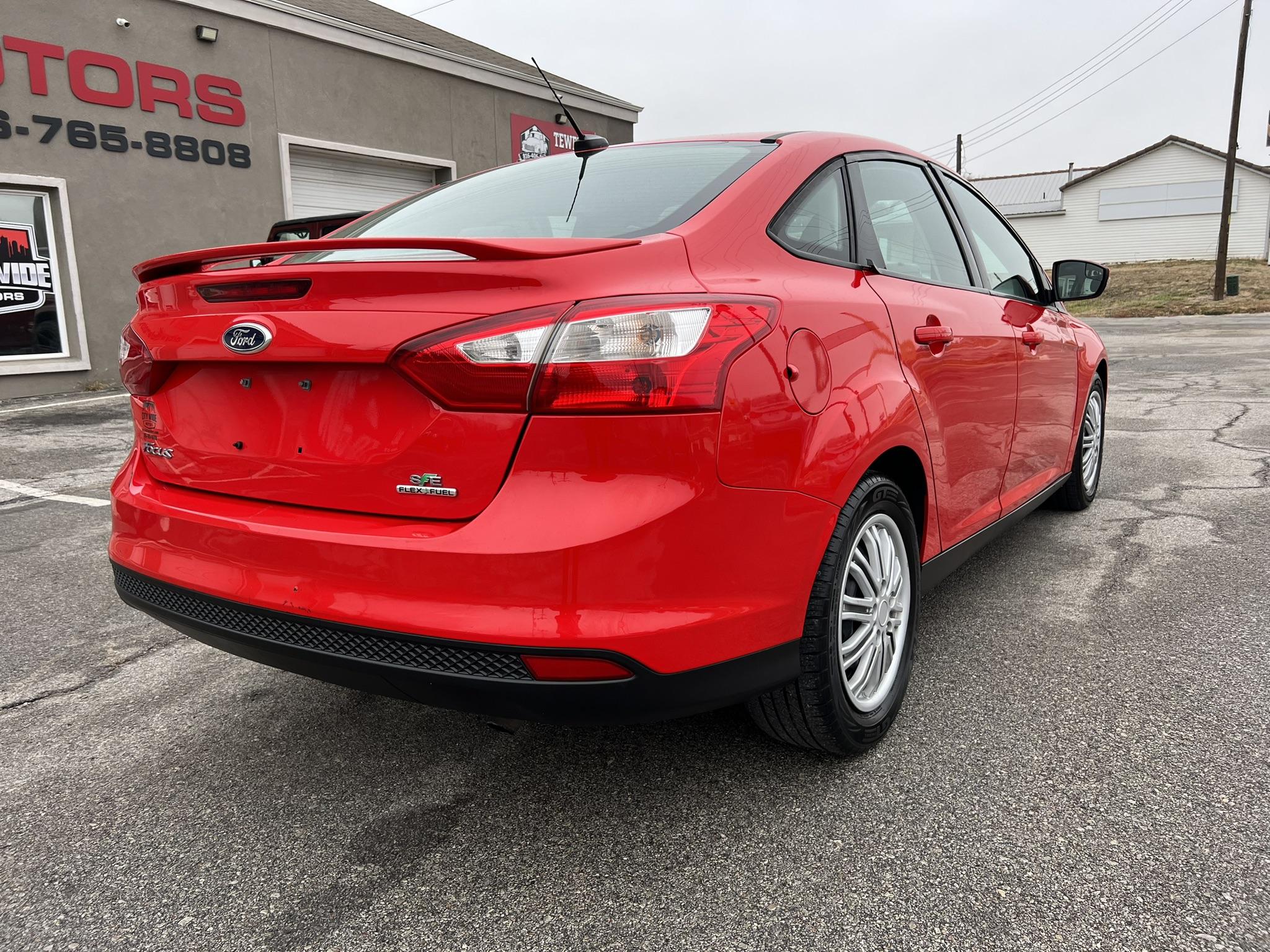 Ford Focus 2014 Red