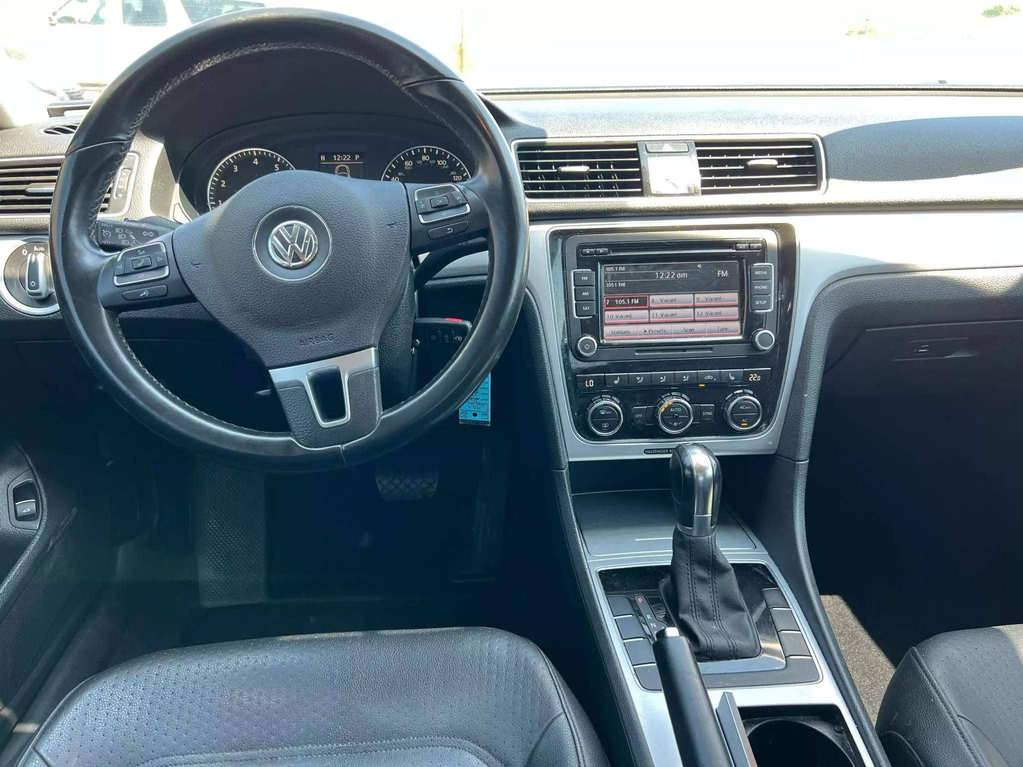 Volkswagen Passat 2012 Black