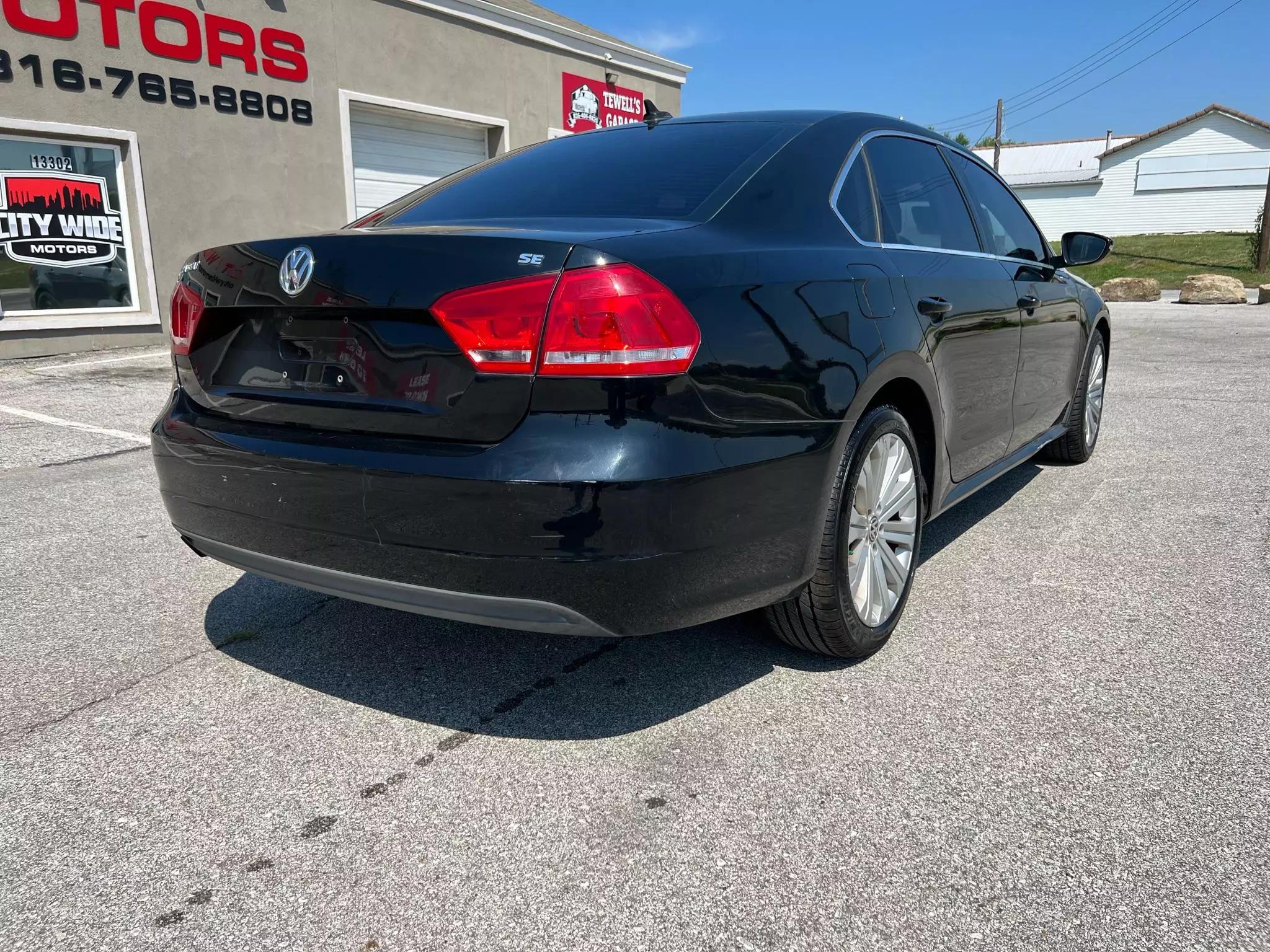 Volkswagen Passat 2012 Black