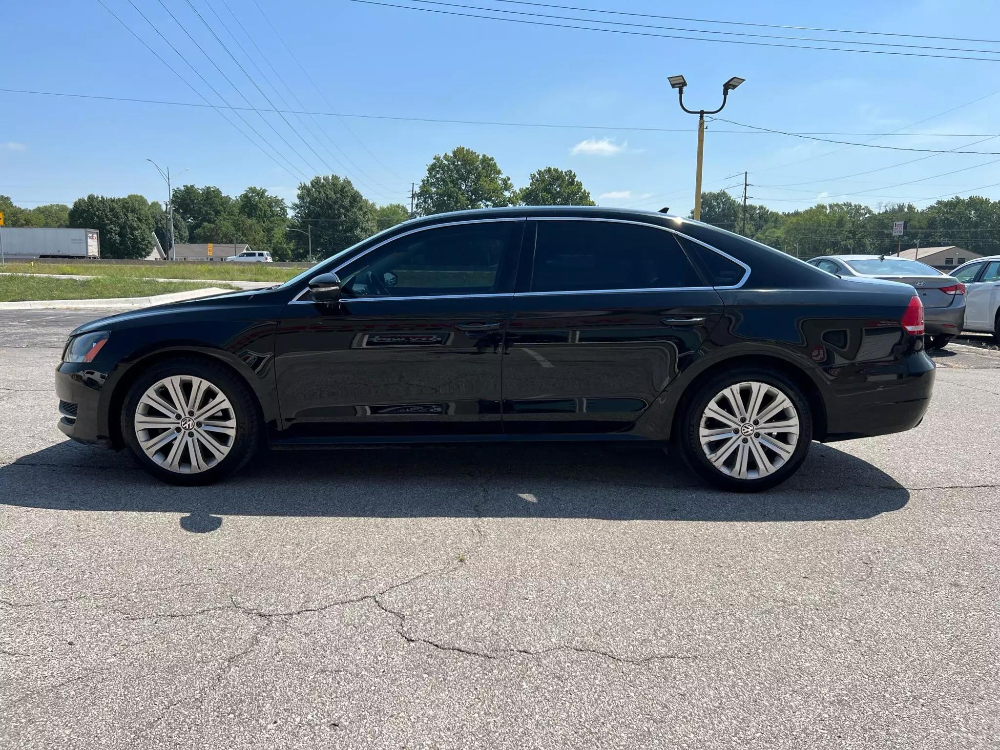 Volkswagen Passat 2012 Black