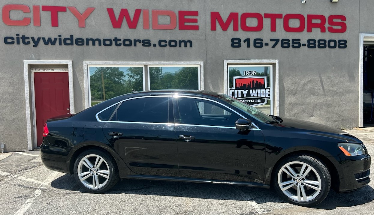 Volkswagen Passat 2012 Black