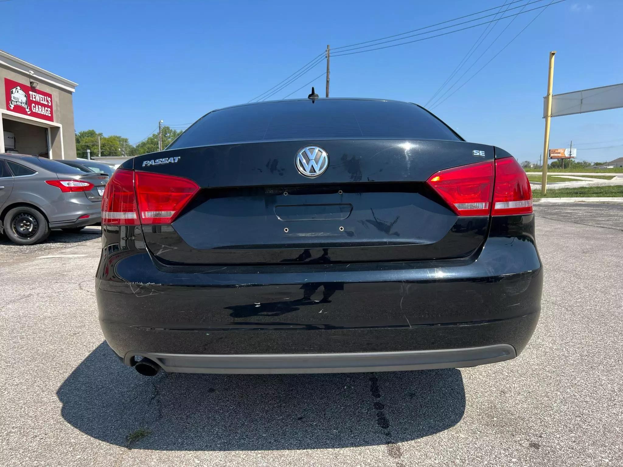 Volkswagen Passat 2012 Black