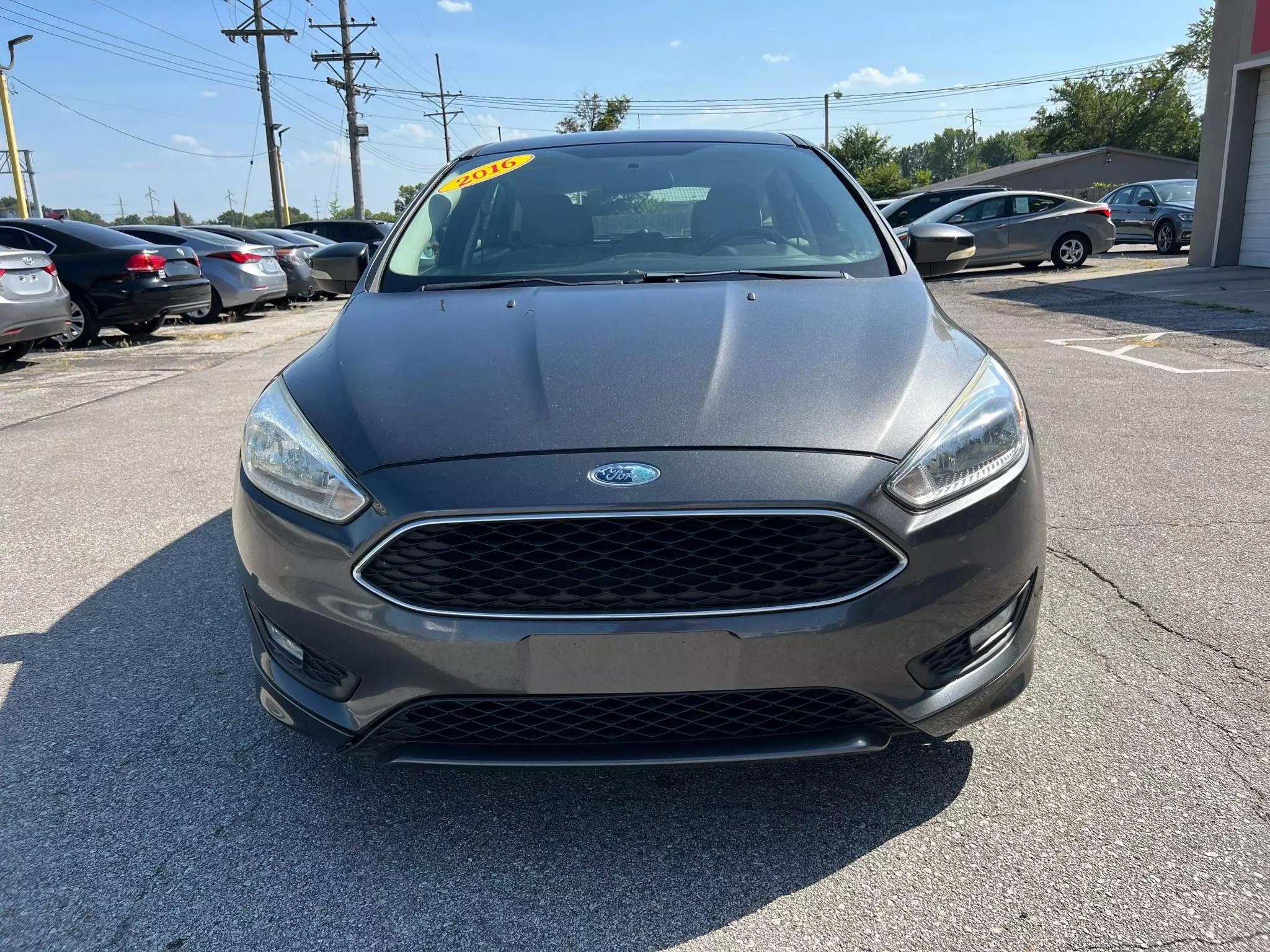 Ford Focus 2016 Gray