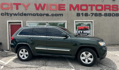 Jeep Grand Cherokee Laredo 2011 Green